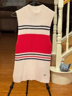 Abercrombie & Fitch Cream, Red & Black Sleeveless Turtleneck Sweater